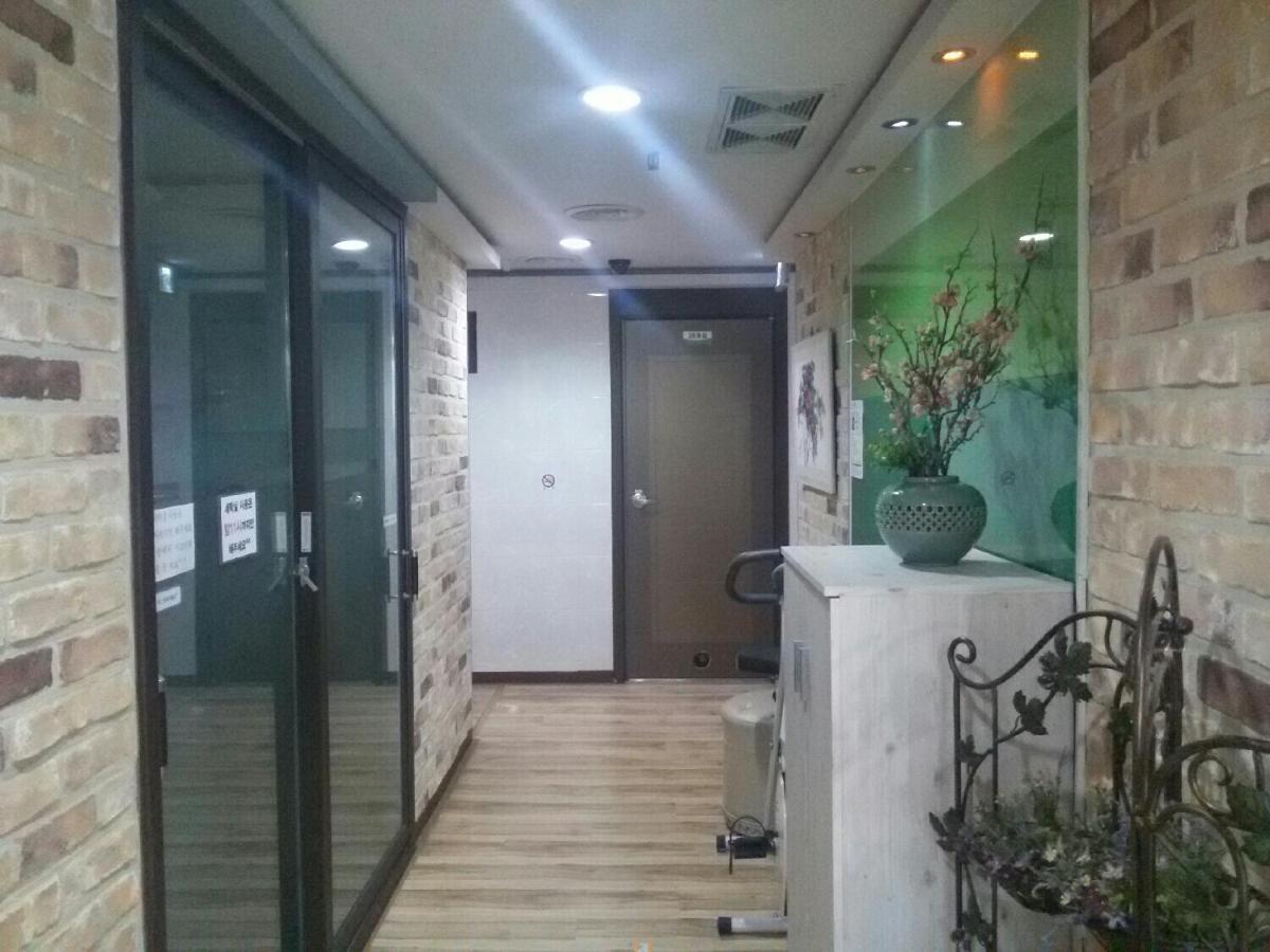 I Want Livingtel Hotel Yongin Buitenkant foto